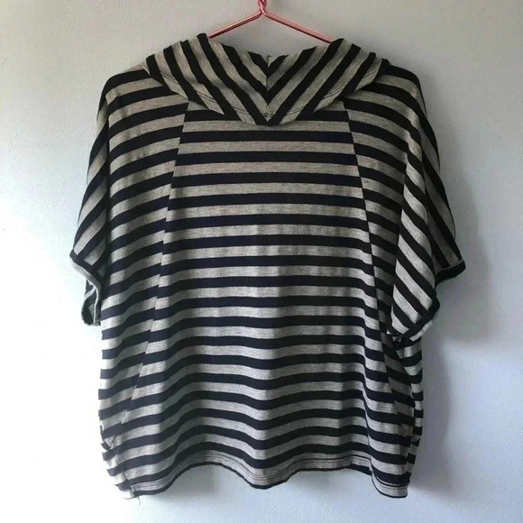 Eyelash Couture Cowl Neck Short Sleeve Top 1X - Picture 3 of 6